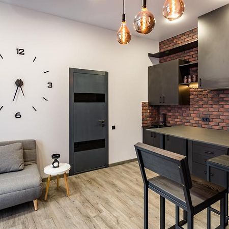 Stylish Apartment In The Center Lviv Eksteriør bilde