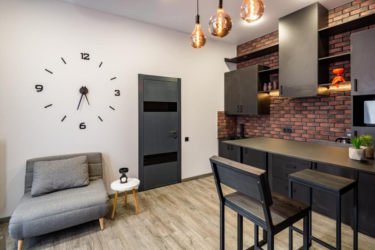 Stylish Apartment In The Center Lviv Eksteriør bilde