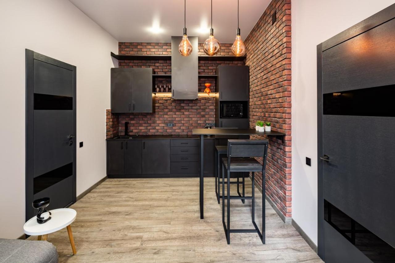 Stylish Apartment In The Center Lviv Eksteriør bilde